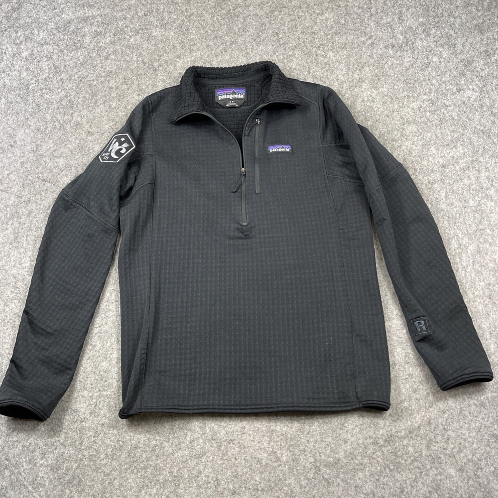 Patagonia Mens Small Black R1‎ Polartec Waffle Fleece Half Zip Pullover logo